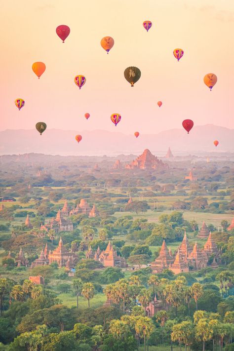 Bagan Myanmar Photography, Southeast Asia Aesthetic, Geography Facts, Country Food, Bagan Myanmar, Asia Trip, Myanmar Travel, Travel Asia, Air Balloon Rides