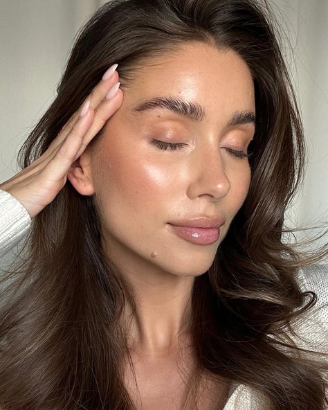 Dewy skin in seconds thanks to our Dewy Drops 🤌 An award-winning blend of serum & foundation that delivers a flawless, radiant, & natural finish. Dewy Drops, Lash Model, 2025 Mood, Serum Foundation, Dewy Makeup, 2025 Year, Twenty Twenty, Liquid Highlighter, Double Shot