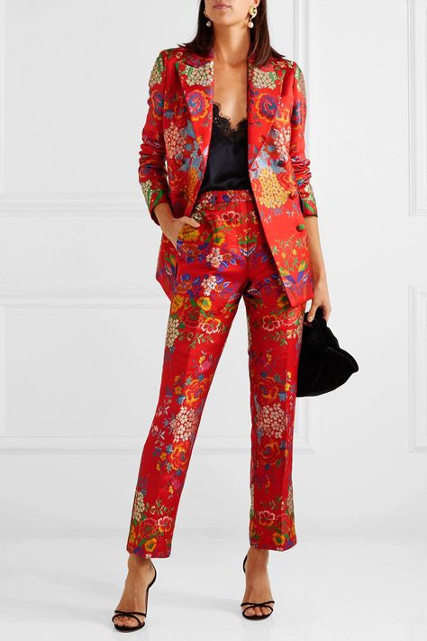 MUST HAVE: Etro may be known for its signature paisley but the brand executes all prints beautifully Floral Blazer Outfit, Short Hair With Beard, Jacquard Blazer, Woman Suit Fashion, Red Suit, Pantsuits For Women, Floral Blazer, Blazer Outfits, Nice Shorts