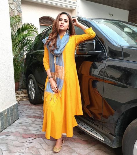 Sargun Mehta, Daisy Shah, Karol Bagh, Nimrat Khaira, Suit Inspiration, Ethnic Saree, Long Indian Hair, Cute Asian Fashion, Fab Dress