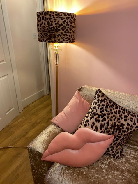 Leopard Room Ideas, Cheetah Print Living Room, Leopard Room, Dream House Bedroom, Dream Apartment Decor, Future Apartment Decor, Pink Home Decor, Redecorate Bedroom, Apartment Decor Inspiration