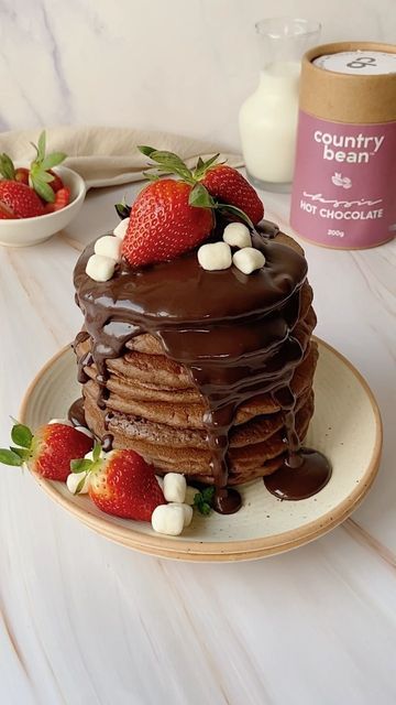 Pancakes Chocolate, Hot Chocolate Toppings, Sweet Pancakes, Pancake Toppings, Chocolate Pancakes, Hot Chocolate Mix, Chocolate Topping, Chocolate Mix, Chocolate Strawberry