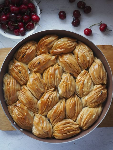 Cherry Galaktoboureko Christmas Wreath — Antoniou Fillo Pastry November Treats, Fillo Pastry Recipes, Filo Pastry Dessert, Galaktoboureko Recipe, Filled Pastries, Filo Pastry Recipes, Greek Baklava, Greek Dessert, Phyllo Dough Recipes