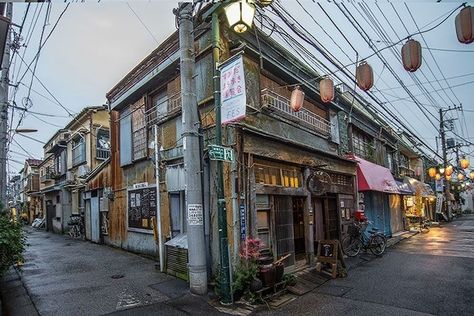 Two Point Perspective City, 2 Point Perspective City, Perspective References, 2 Point Perspective Drawing, Perspective Room, 2 Point Perspective, Two Point Perspective, Japanese Buildings, Perspective Photos