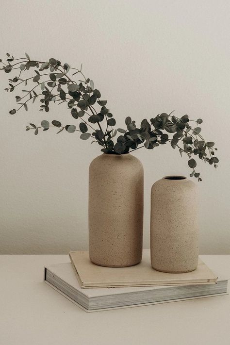 Wabi Sabi Living, Earthy Palette, Mexican Ceramics, Pottery Vases, Cerámica Ideas, Clay Vase, Vase Shapes, Stoneware Vase, Understated Luxury