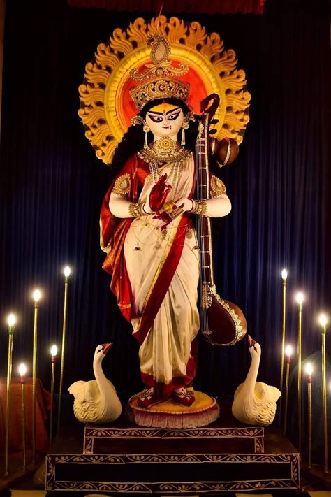 New Model Saraswati Murti, Kulasai Mutharamman, Saraswati Puja Pandal, Ma Saraswati, Goddess Pictures, Gauri Decoration, Saraswati Picture, Saraswati Idol, Maa Saraswati