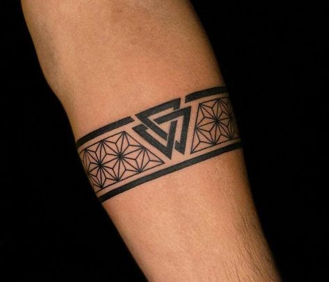 Black Band Tattoo, Bracelet Tattoo For Man, Band Tattoos For Men, Armband Tattoos, Boho Tattoos, Band Tattoo Designs, Armband Tattoo Design, Wrist Tattoos For Guys, Half Sleeve Tattoos For Guys