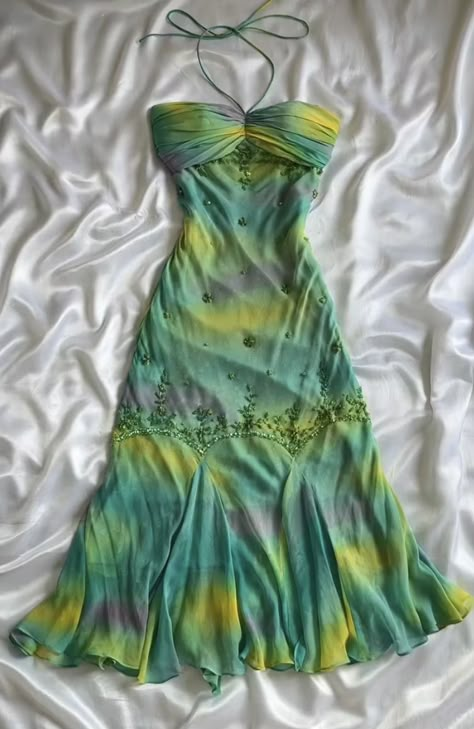 dress🙀 Prom Dress Inspiration, 2000s Fashion Outfits, Glam Dresses, Really Cute Outfits, Dress Inspo, Dress Inspiration, Fancy Dresses, Spring Dresses, Dream Dress