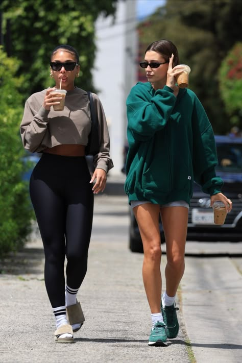 Hailey Bieber and Lori Harvey 5.5.23 Hailey Bieber And Lori Harvey, Hailey Bieber Salomon, Lori Harvey Workout Outfits, Lori Harvey Gym Outfits, Hailey Bieber Gym, Lori Harvey Casual Outfits, Lori Harvey Workout, Lori Harvey Street Style, Hailey Bieber Style Summer