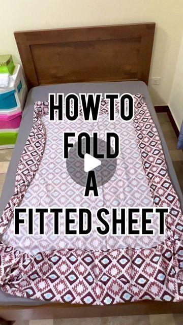 Sheet Set Organization, How To Fold A Fitted Sheet Step By Step, Folding Sheet Sets Together, Sheet Folding Hack, How To Fold A Fitted Sheet, Fold Fitted Sheet, How To Fold Sheets, Tummy Exercise, Sheet Folding