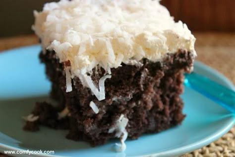 Mounds Cake, Coconut Chocolate Bars, Decadent Food, Coconut Bars, Poke Cake Recipes, Chocolate Fudge Cake, Poke Cakes, Fudge Cake, Poke Cake