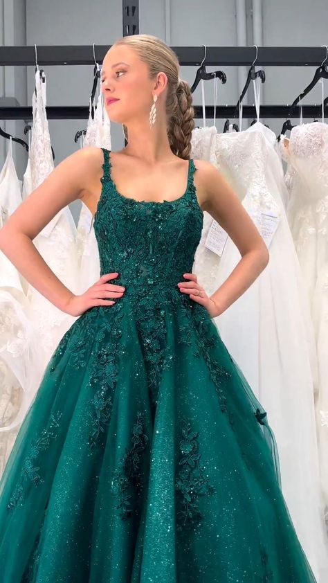 Green Prom Dress Elegant, Emerald Grad Dress, Prom Dresses Dark Green Long, Simple Green Prom Dress, Prom Dress Emerald, Grad Dresses Dark Green, Dark Green Flowy Prom Dress Long, Dark Green Prom Dress Corset Top, Princess Prom Dress