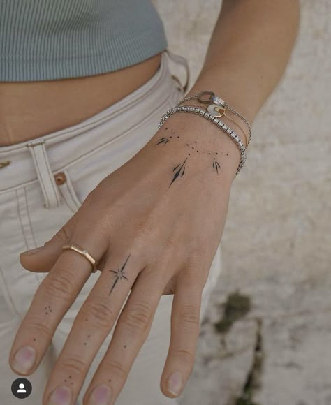 Tiny Tats On Hand, Small Ornamental Tattoo Hand, Ornamental Tattoo Hand Women, Hand Poke Hand Tattoo, Tatoos Hands Woman, Ornate Hand Tattoo, Finger Ornament Tattoo, Tattoo On Hands For Women, Ornamental Hand Tattoos For Women