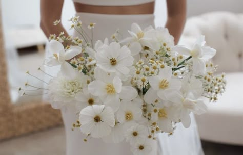 White Cosmos Wedding Bouquet, White Cosmos Bouquet, Cosmos Bridal Bouquet, Cosmos Wedding Bouquet, Cosmos Wedding, Cosmos Bouquet, Ground Florals, Daisy Wedding Bouquet, Daisy Wedding Theme