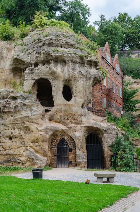 15 Best Things to Do in Nottingham (Nottinghamshire, England) - The Crazy Tourist Nottingham Architecture, Nottingham Caves, Nottingham England, Nottingham Castle, Nottingham City, Nottingham Uk, Visit Uk, Sherwood Forest, Cathedral City