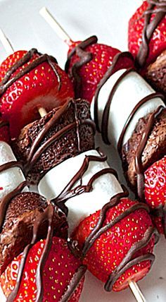 Fruit And Marshmallow Kabobs, Brownie Skewers Dessert Kabobs, Wednesday Desserts, Fruit Kabobs For Party Skewers, Fruit Kebabs Ideas Skewers, Brownie Kabobs, Marshmallow Kabobs, Brownie Marshmallow, Strawberry Kabobs