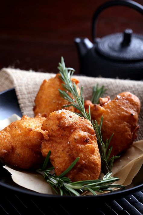 Sweet Potato and Rosemary Beignets Dinner Sweet Potato, Brunch Items, Vegan Brunch, Vegan Sweet Potato, Desserts Vegan, Vegan Condiments, Fried Food, Beignets, Vegan Snacks