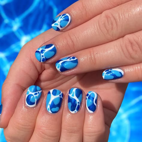 Pool Party Nails, Beach Nail Art Designs, Pool Nails, Summer Nail Art Ideas, Island Chic, Wave Nails, Water Nails, Nail Art Studio, Nail Art Inspo