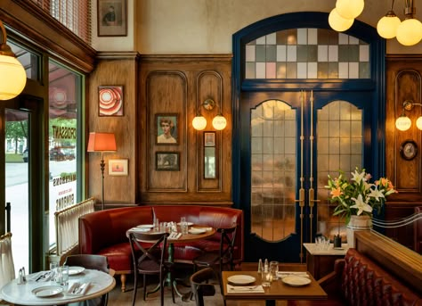 In Detroit, a French Brasserie That Feels Like a Portal to Paris - The New York Times Cocktail Bar Design, Bistro Interior, French Brasserie, Detroit Restaurants, Book Tower, Bar Deco, Pub Interior, Parisian Bistro, Dining Sofa