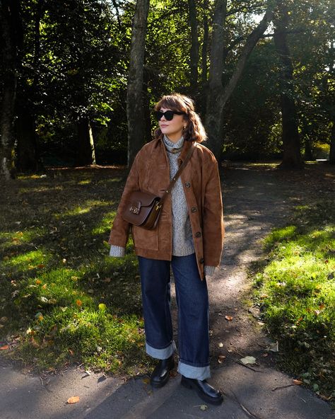 Weekend walks: embracing frizzy hair, oversized everything & matching with the local 🐮 Ll Bean Anorak Outfit, Chic Grandma Style, Long Brown Dress, Vintage Jackets Women, Trendy Outerwear, Suede Leather Jacket, Chic Coat, Outwear Women, Frizzy Hair