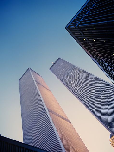 Minoru Yamasaki, World Trade Center Pictures, Sky Scrapers, World Trade Center Nyc, The Twin Towers, Skyscraper Architecture, One World Trade Center, Ground Zero, Structure Architecture