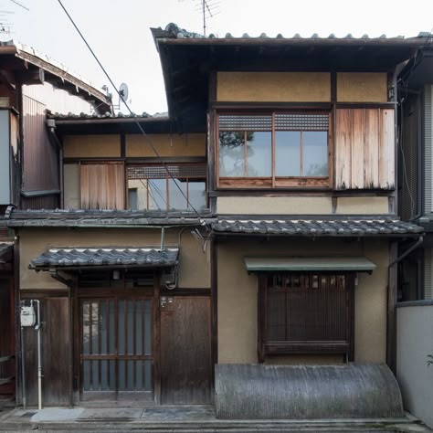 Traditional Townhouse, Kyoto House, Shoji Doors, Mt Komorebi, Taiwanese Tea, Japanese Buildings, Vintage Buildings, Japanese Style House, Japan Architecture