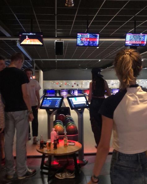 Friends Circle Aesthetic, Manifest A Friend, Bowling Aesthetic Pictures, Bday Aesthetics, Bowling With Friends, California Birthday, The Hawthorne House, Bestie Date, Bowling Pictures