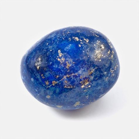 Lapis Lazuli Aesthetic, Best Healing Crystals, Agate Rocks, Soul Stone, Lapis Lazuli Crystal, Lapis Blue, Lapis Lazuli Stone, White Crystals, Mesopotamia