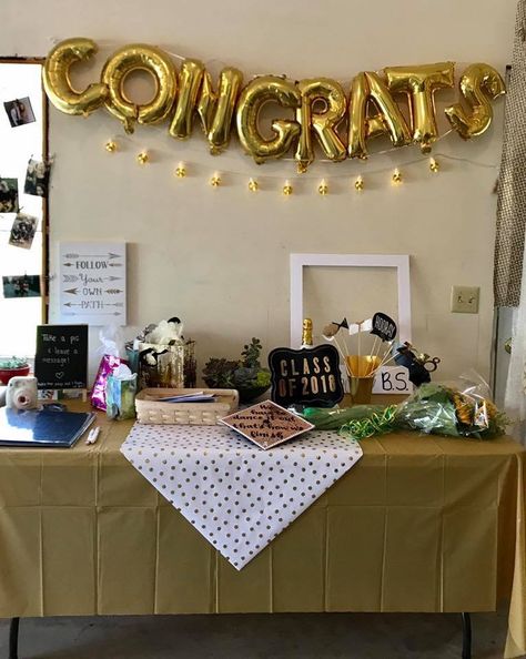 Congrats Party Ideas, Congratulations Party Decorations, Congrats Decorations, University Graduation Party Ideas Decoration, Gold And White Graduation Party, White And Gold Graduation Party, Husson University, Congratulations Decorations, Graduation Party University