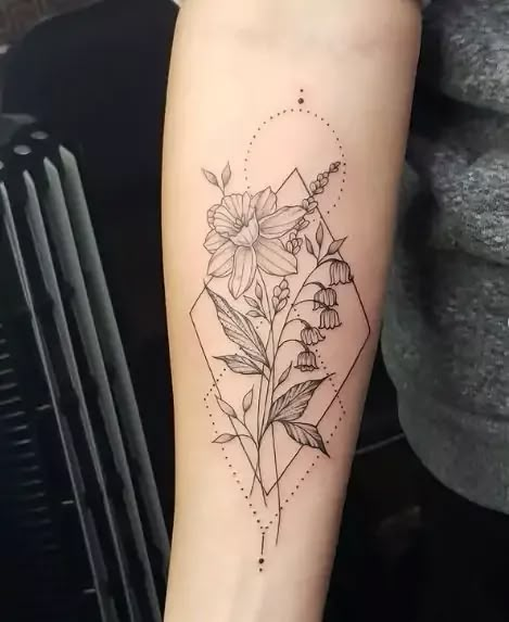 Geometric Flower Bouquet Tattoo, Sister Birth Flower Tattoo, Geometric Daffodil Tattoo, Forearm Line Tattoos For Women, Geometrical Flower Tattoo, Naricuss Flower Tattoo, Geometric Tattoo Flower, Fine Line Geometric Tattoo, Simple Geometric Tattoo