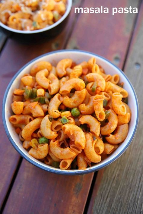 Indian Pasta Recipes, Indian Style Pasta, Pasta Indian Style Recipe, Masala Pasta, Pasta Indian Style, Vegetarian Recepies, Crazy Food, Spicy Snacks Recipes, Make Pasta