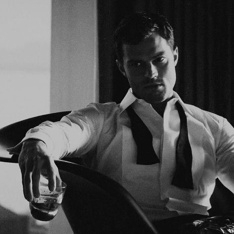 Christian Gray Fifty Shades, Christian Gray, Christian Grey Jamie Dornan, Jaime Dornan, Fifty Shades Movie, Gentleman Aesthetic, Shirt And Tie, Fifty Shades Freed, Man Photography