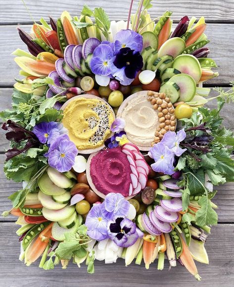 Bridgerton Charcuterie, Crudite Platter Ideas Presentation, Crudite Platter Ideas, Mom Brunch, Hummus Platter, Holiday Charcuterie, Crudite Platter, Catering Food Displays, Breakfast Crepes