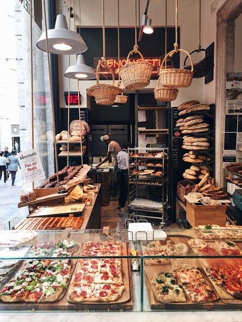 Pizza Shop Interior, Pizzeria Design, Siena Tuscany, Italy Restaurant, Bakery Shop Design, Bakery Interior, Chirstmas Decor, Italian Bakery, Italian Deli