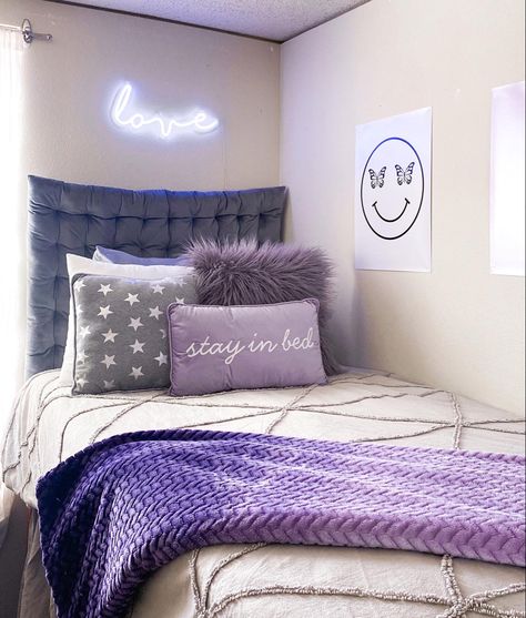 Dorm Room Inspiration Purple, Grey And Purple Dorm Room, Aqua Dorm Room Ideas, Lavender And Grey Dorm Room, White And Purple Bedroom Aesthetic, Lavender Dorm Room Ideas College, Black And Purple Dorm Room Ideas, Dorm Room Decor Purple, Dorm Room Lavender