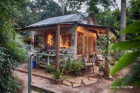 11 She Shed Ideas that will Make You Want One Rustic She Shed, Vintage Garden Ideas, Lady Cave, Shed Build, Reclaimed Building Materials, Shed Studio, She Shed Ideas, Outdoor Look, Diy Shed Plans