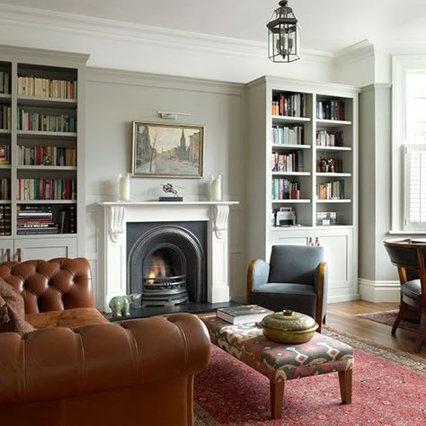 You can't beat a classic living room 25 Beautiful Homes, Edwardian Home, Victorian Living Room, Edwardian House, Sitting Rooms, Trendy Living Rooms, London House, Lounge Ideas, Traditional Living