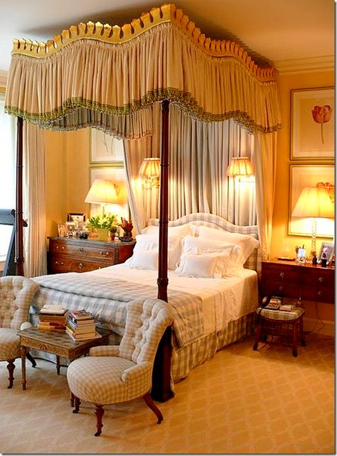 This gorgeous bed uses a dressier “unmade bed” look, with a duvet and an emphasis on the fine linens. English Bedroom, French Country Bedrooms, Four Poster Bed, Four Poster, Poster Bed, Country Bedroom, Dreamy Bedrooms, Elegant Bedroom, Design Del Prodotto