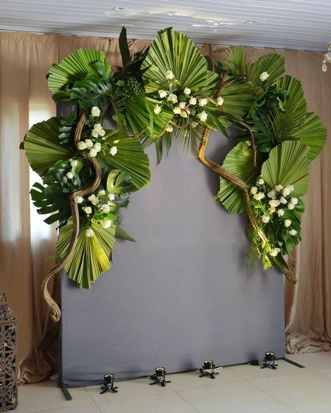 Birthday party decor inspo, cute birthday party decor ideas, party decor ideas, birthday party decor Tropical Flower Arrangements, Cute Birthday Party, Diy Arrangements, Metal Artwork Wall, Party Decor Ideas, Metal Art Diy, Stage Decorations, Rustic Garden Decor, Deco Floral