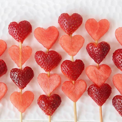 Nutritional Weight & Wellness on Instagram: "Need a fun and festive snack or appetizer idea for Valentine's Day? Just cut your fruit into heart shapes and stick it on a skewer. Easy and fun! ❤️ .⠀ .⠀ #nwweats #valentinefood #valentinesnack #valentinesday2020 #valentinesdayfood #healthyvalentinefood #healthyvalentinesnack" Valentines Healthy Snacks, Fruit Kabobs Kids, Valentine Snacks, Vday Party, Valentine Food, Heart Shaped Food, Fruit Sticks, Valentines Snacks, Healthy Valentines