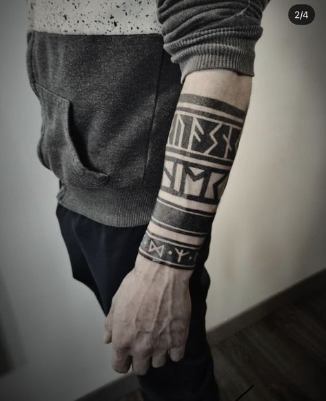 Viking Arm Band Tattoo, Traditional Forearm Tattoo Men, Baldr Tattoos, Viking Forearm Tattoo Men, Viking Arm Tattoo, Arm Tattoo Viking, Half Sleeve Tattoo Design, Mjolnir Tattoo, Viking Compass Tattoo