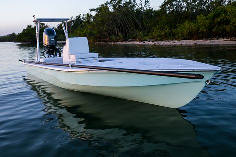 The New Zero18 Technical Poling Skiff from Deadrise Custom Boats Hobie Tandem Island, Bass Boat Ideas, Micro Skiff, Shallow Water Boats, Saltwater Boats, Flats Boats, Skiff Boat, Offshore Boats, Small Fishing Boats