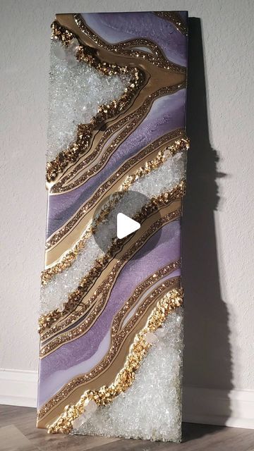 Geode Art Diy, Resin Tray Ideas, Crystal Resin Art, Geode Epoxy, Spiritual Crafts, Epoxy Resin Tray, Epoxy Wall Art, Resin Geodes, Resin Canvas