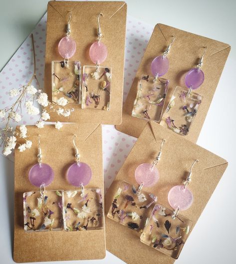 Resin Jewelry Inspiration, Earrings Handmade Resin, Earrings Resin Diy, Floral Resin Earrings, Resin Jewelry Diy Earrings, Resin Jewellery Diy, Cute Resin Earring Ideas, Spring Resin Earrings, Diy Earrings Resin