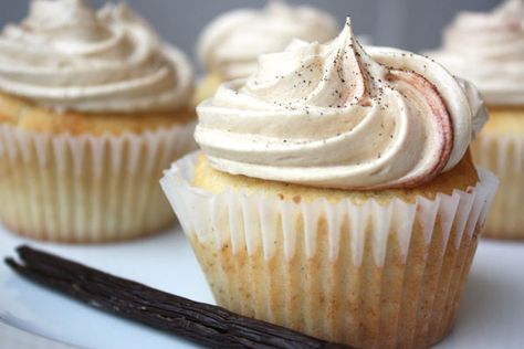 Vanilla Bean Latte Cupcakes. Espresso Frosting, Cupcake Flavours, Espresso Cupcakes, Real Vanilla, Vanilla Bean Cupcakes, Spring Food, Coffee Cupcakes, Cake Video, Gourmet Cupcakes