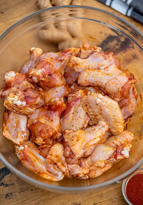 Honey Garlic Chicken Wings [Video] - Sweet and Savory Meals Garlic Chicken Wings Recipe, Honey Garlic Wings, Wing Recipes Baked, Honey Garlic Chicken Wings, Chicken Wing Recipes Baked, Garlic Chicken Wings, Wings Recipes, Tattoo Health, Aesthetic Health