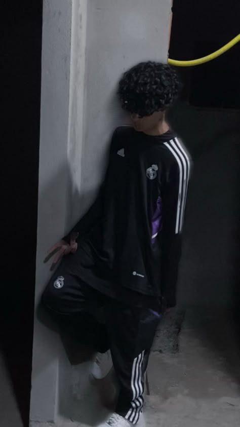 tracksuit, kyan, real madrid, sportlife Us Drip, Sporty Streetwear, Sport Life, Adidas Tracksuit, Aesthetic Boys, Jersey Outfit, Streetwear Aesthetic, Poses For Men, Moda Masculina