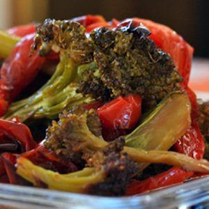 Paleo Veggies, Red Pepper Recipes, Bell Pepper Recipes, Calorie Recipes, Vegetable Side, Healthy Side, Roasted Broccoli, Healthy Sides, Sugar Detox