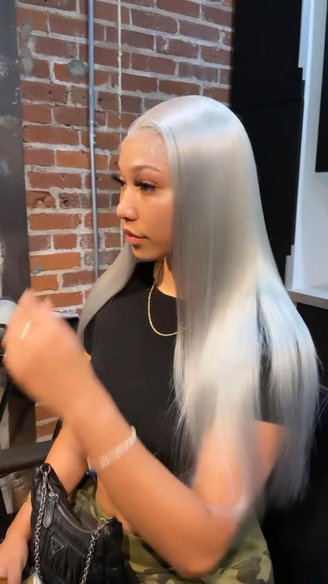 Grey Hair Lace Wig, Grey Hair Inspiration Black Women, Sliver Wig Black Women, Grey Hairstyles For Black Women, Grey Wigs For Black Women, Lace Wigs Styles, Silver Wigs, Ponytail Hairstyles Tutorial, Skunk Stripe