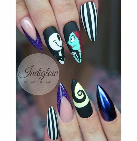 Sally Nails, Before Christmas Nails, Disney Halloween Nails, Nightmare Before Christmas Nails, Nail Art Cute, Holloween Nails, Unghie Nail Art, Witchy Nails, Halloween Acrylic Nails